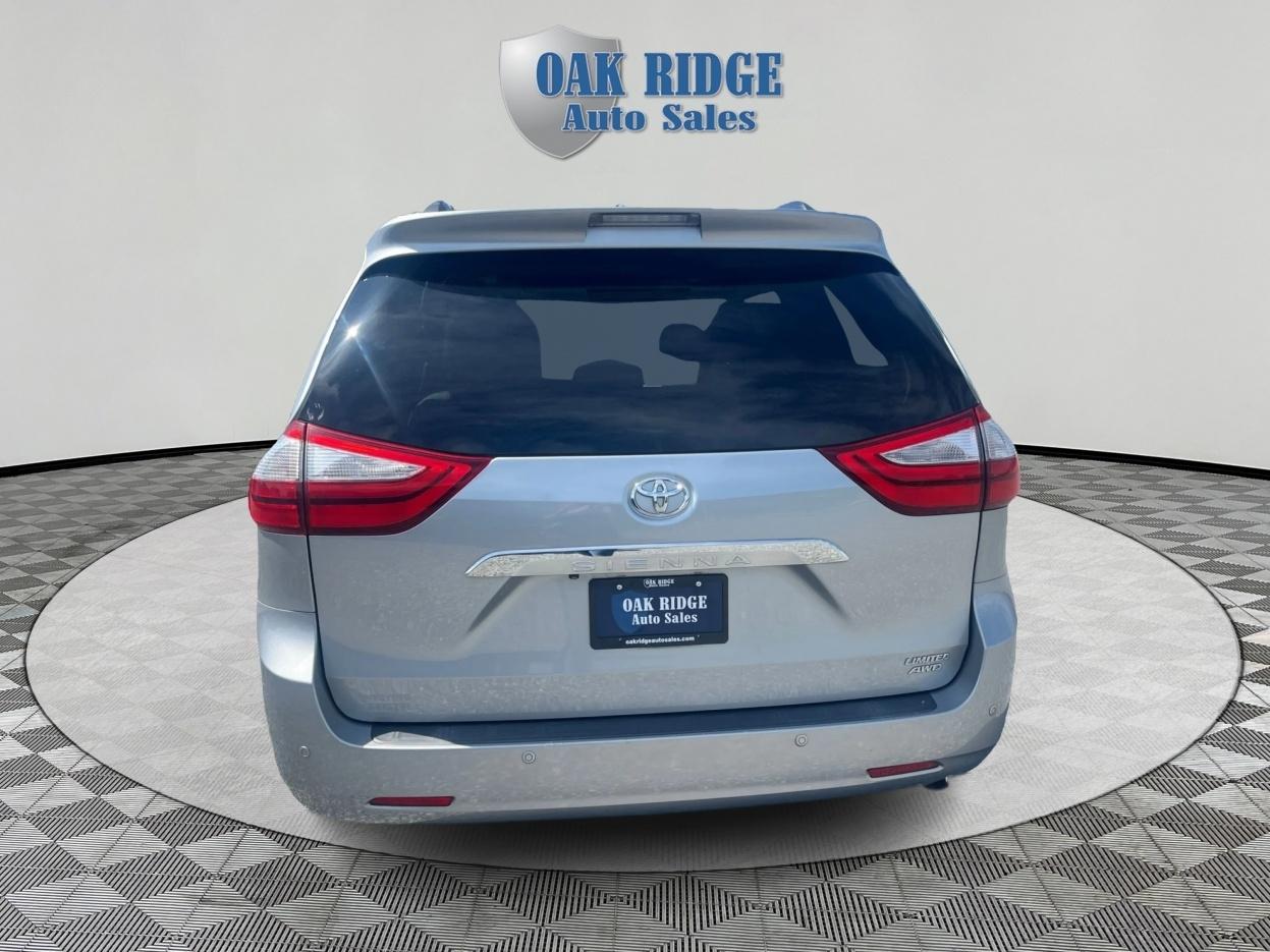 Toyota Sienna Limited Premium 7-Passenger 2016