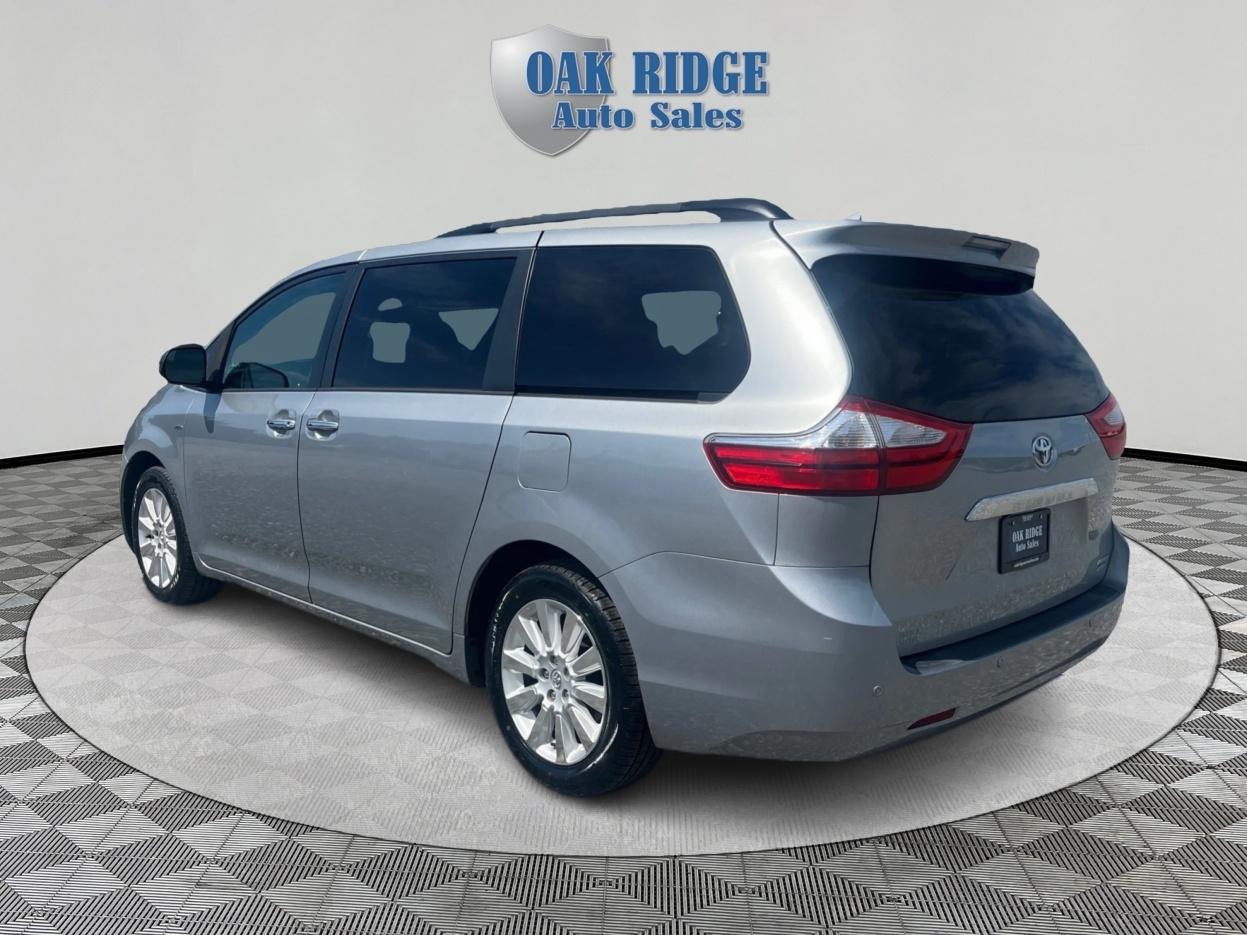 Toyota Sienna Limited Premium 7-Passenger 2016