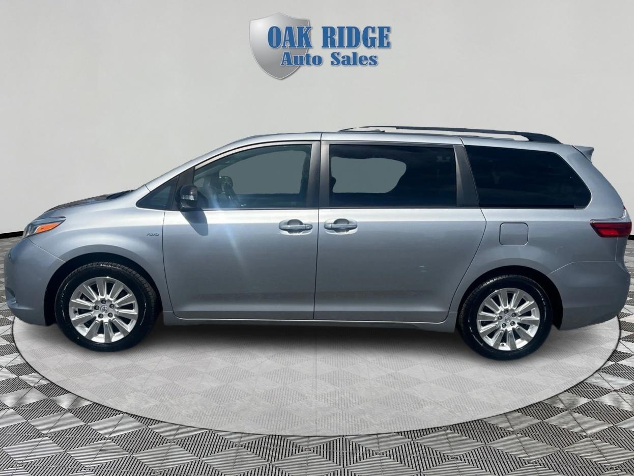 Toyota Sienna Limited Premium 7-Passenger 2016