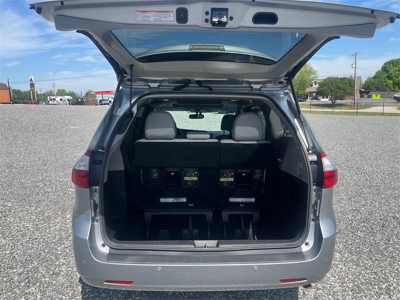 Toyota Sienna Limited Premium 7-Passenger 2016