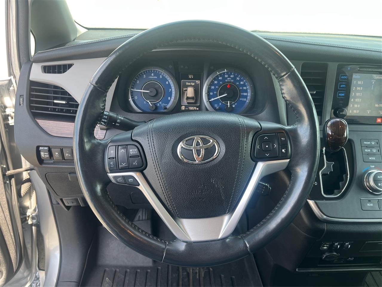 Toyota Sienna Limited Premium 7-Passenger 2016