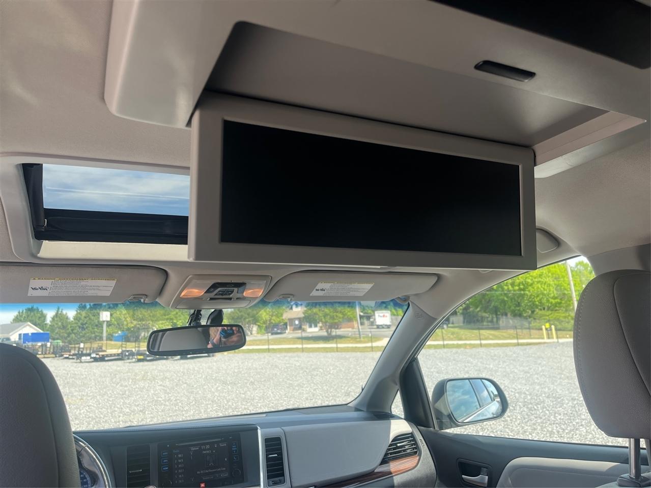 Toyota Sienna Limited Premium 7-Passenger 2016