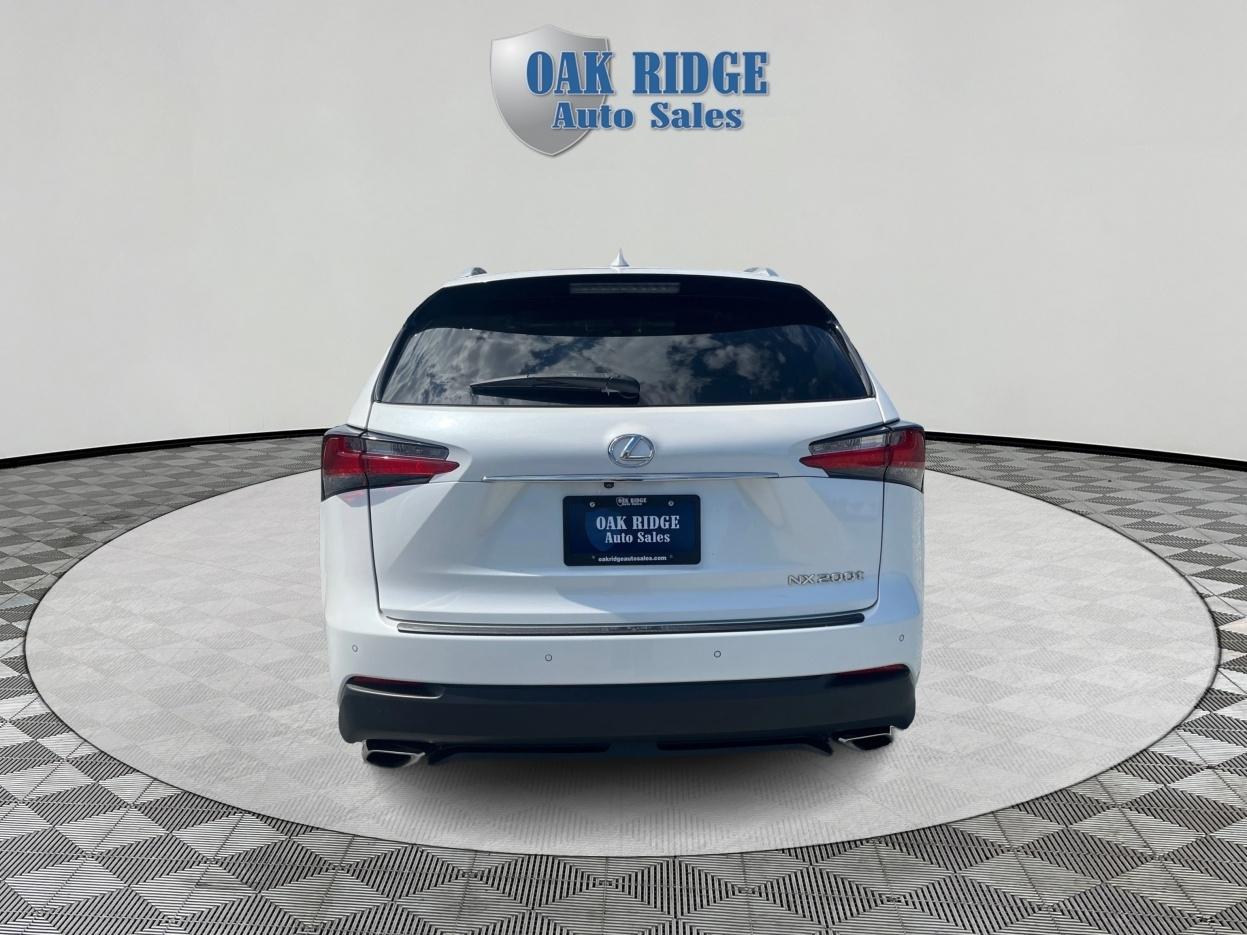 Lexus NX 200t Base 2016