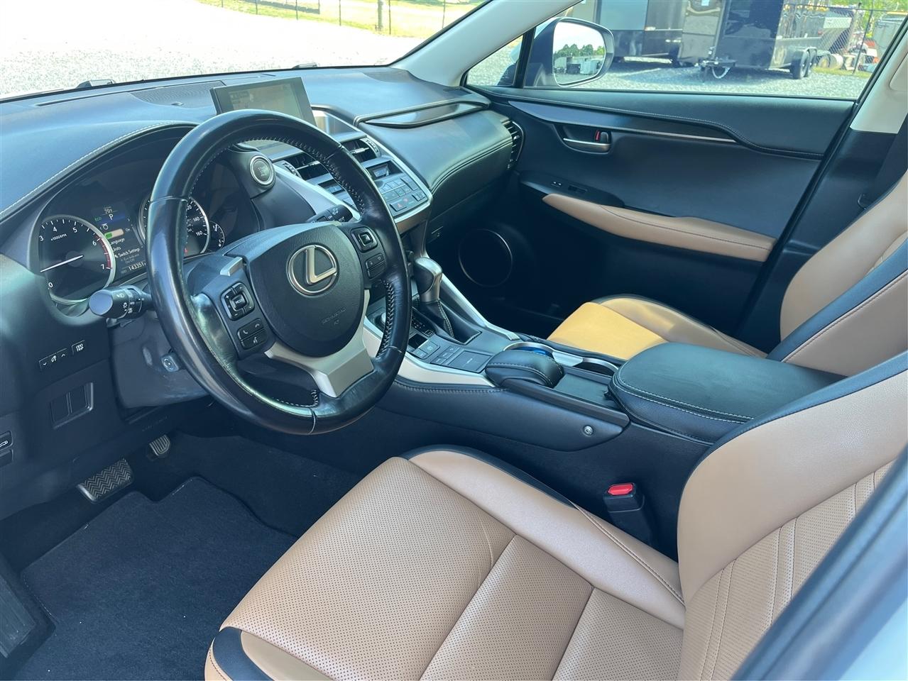 Lexus NX 200t Base 2016