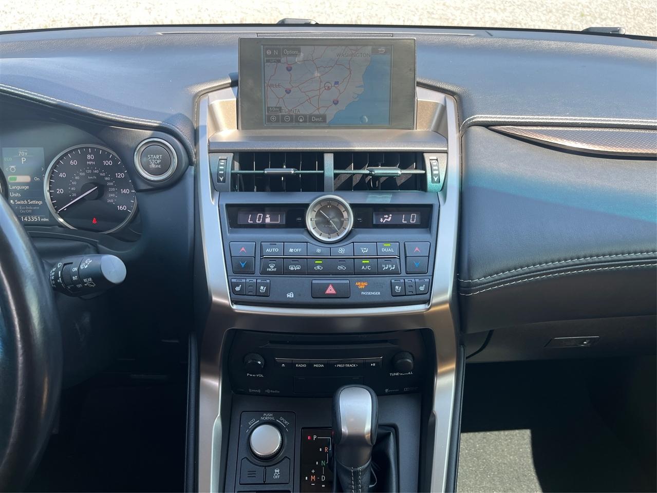 Lexus NX 200t Base 2016