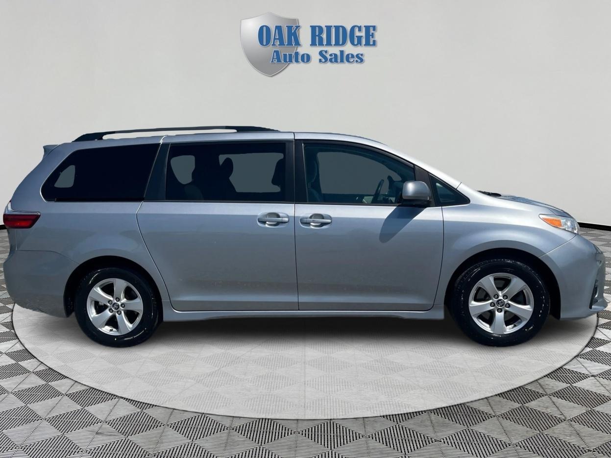 Toyota Sienna  2018