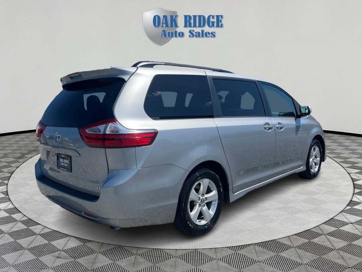 Toyota Sienna  2018