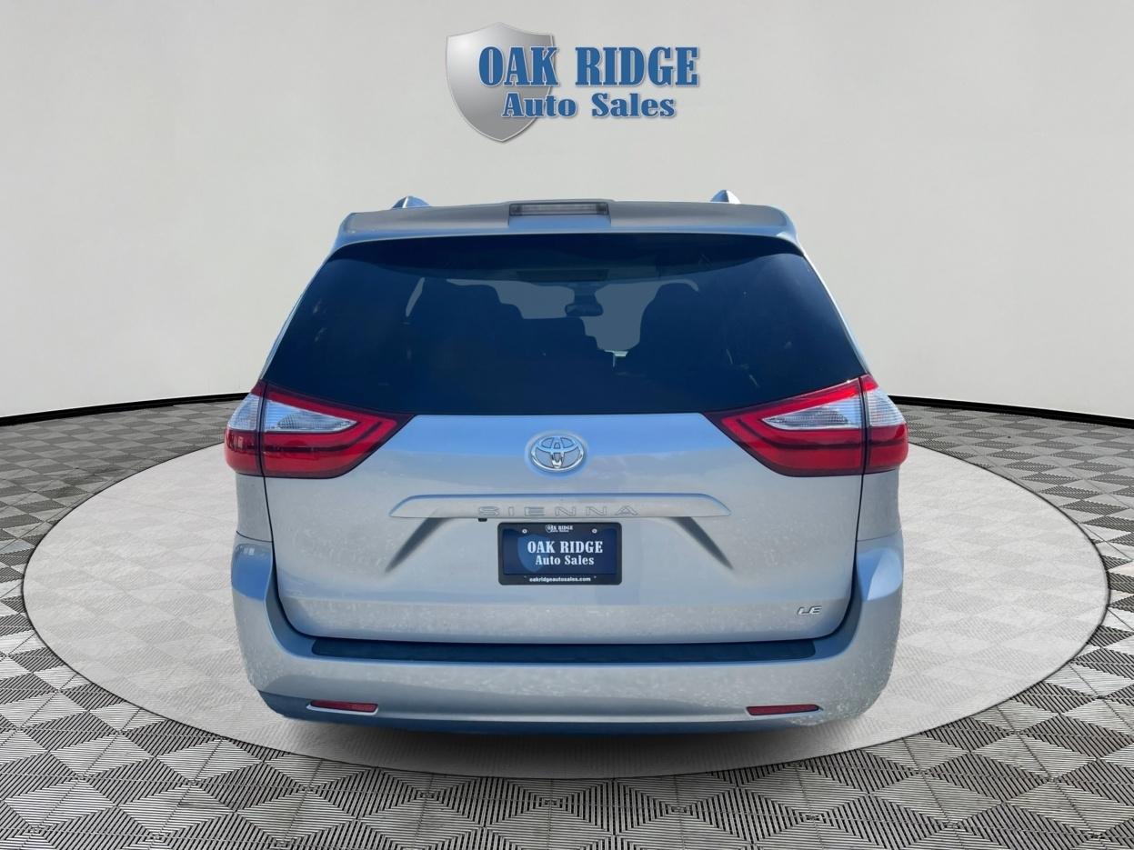 Toyota Sienna  2018