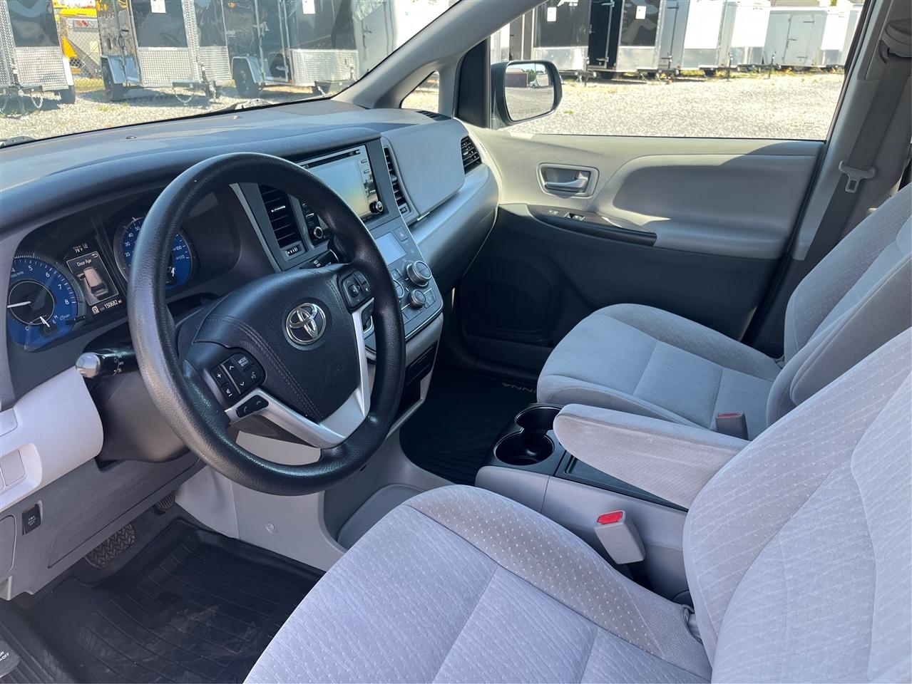 Toyota Sienna  2018