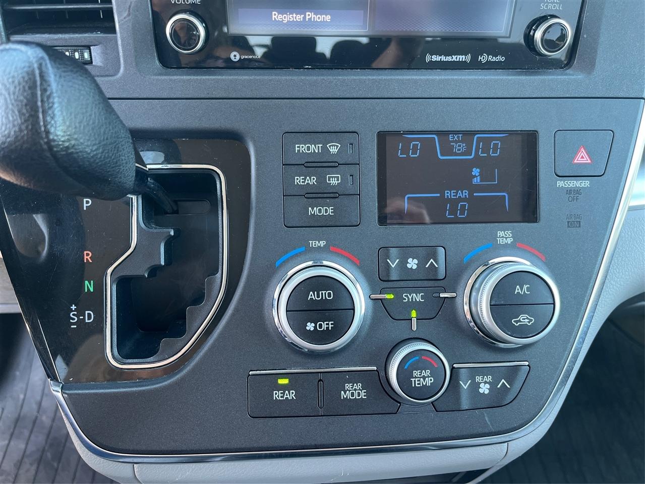 Toyota Sienna  2018