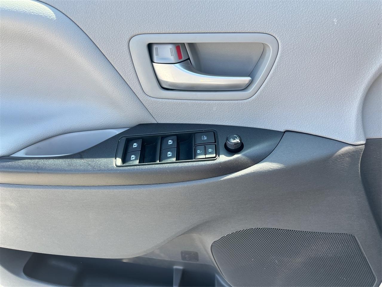 Toyota Sienna  2018