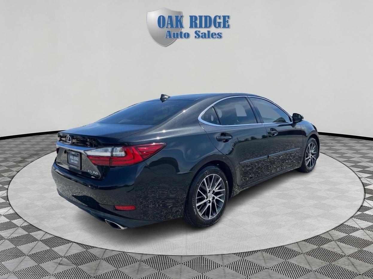 Lexus ES 350 Base 2016