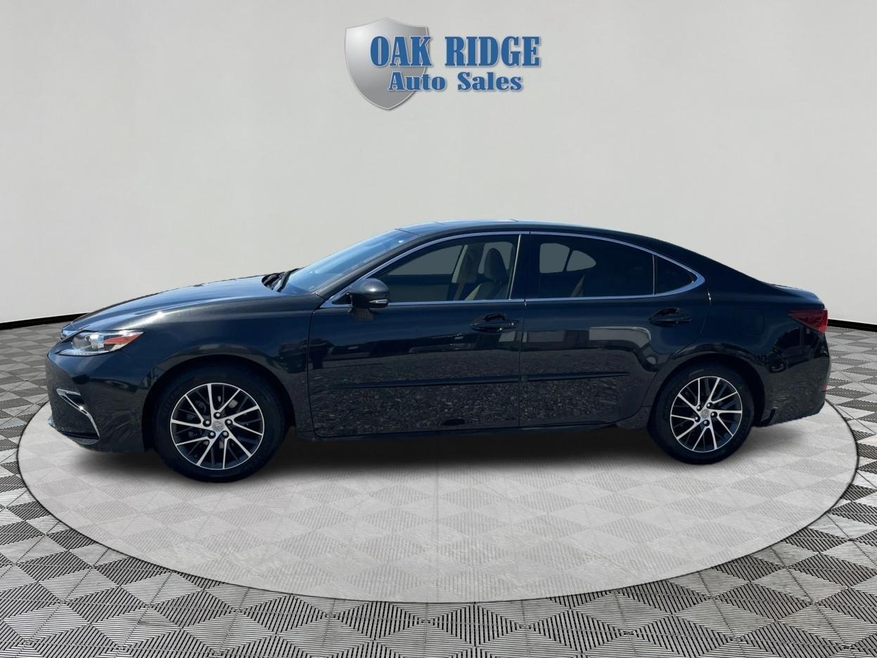 Lexus ES 350 Base 2016