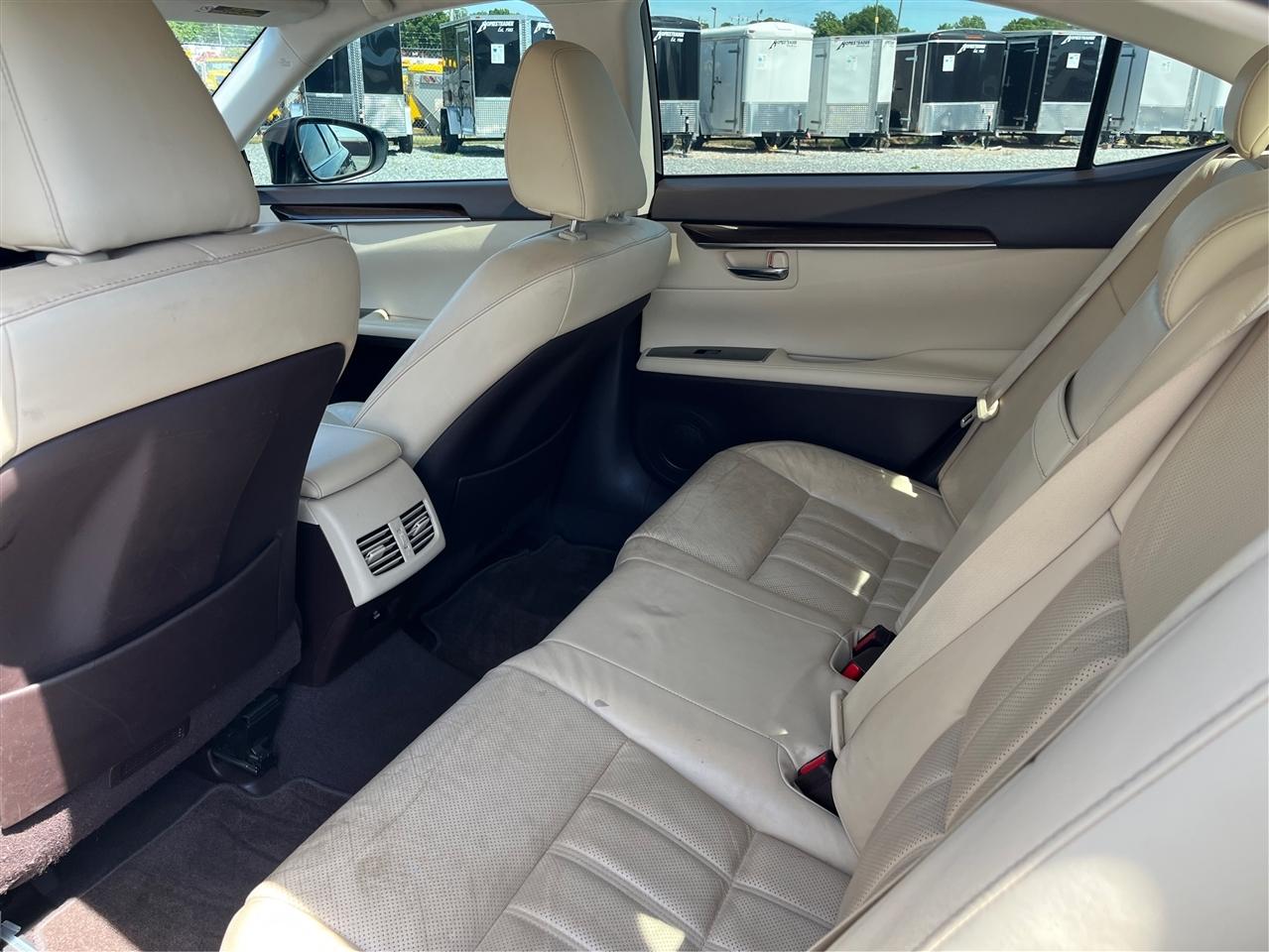 Lexus ES 350 Base 2016