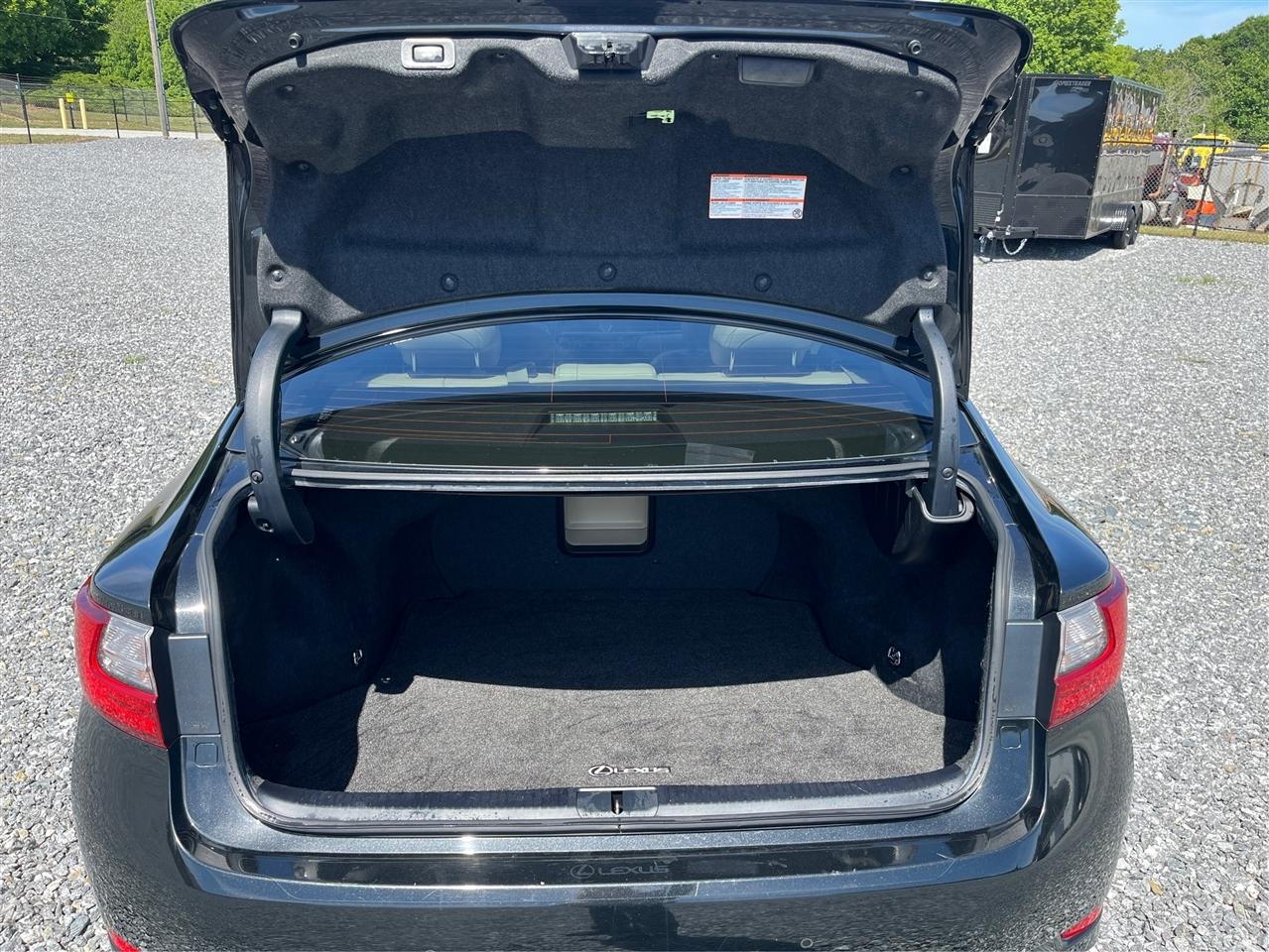 Lexus ES 350 Base 2016