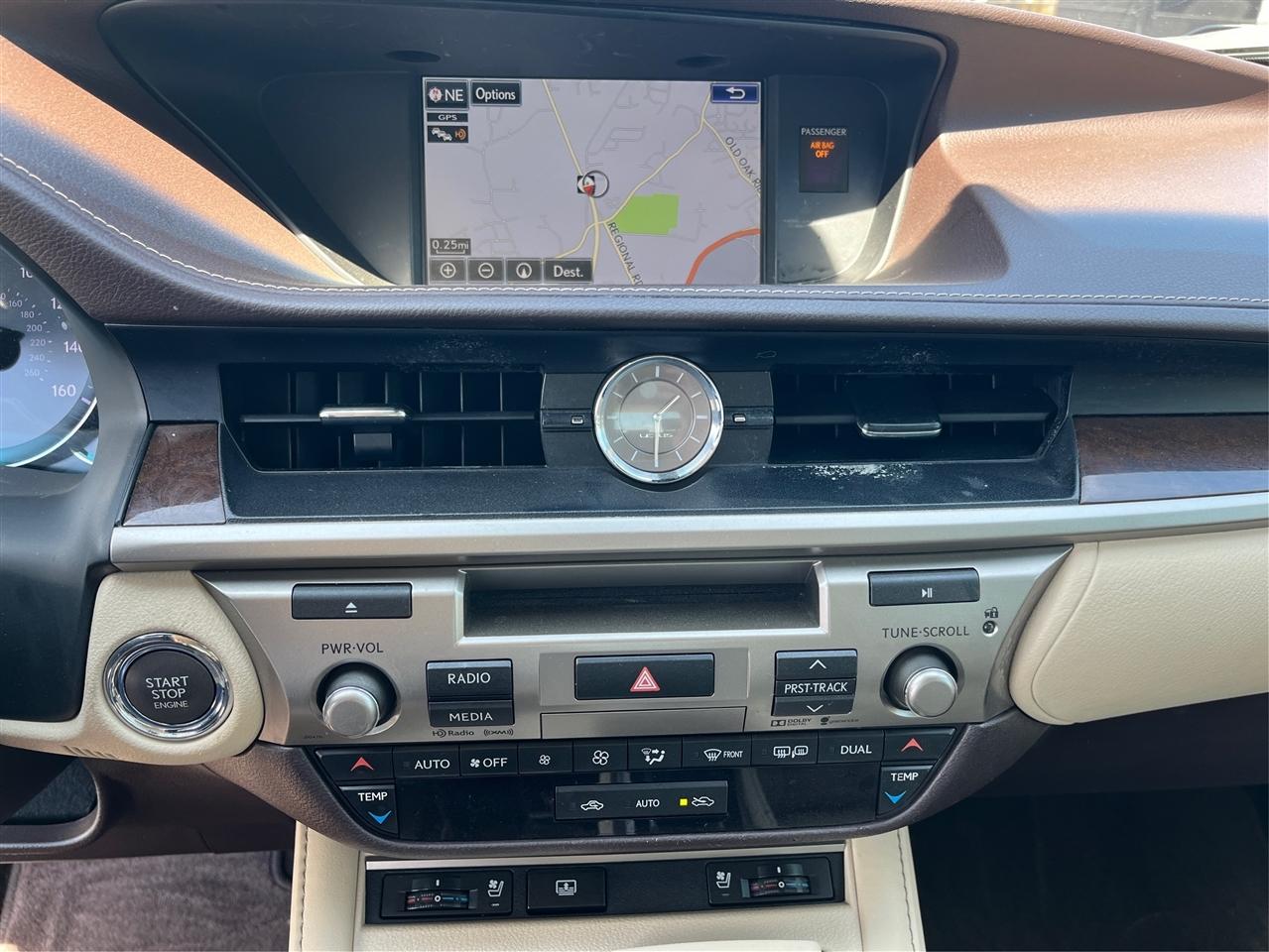Lexus ES 350 Base 2016