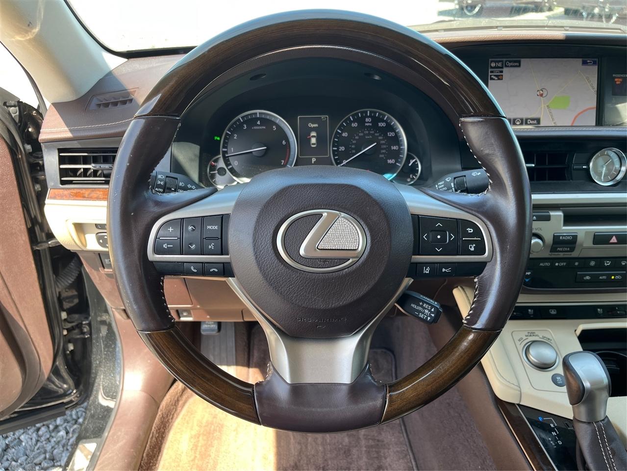 Lexus ES 350 Base 2016