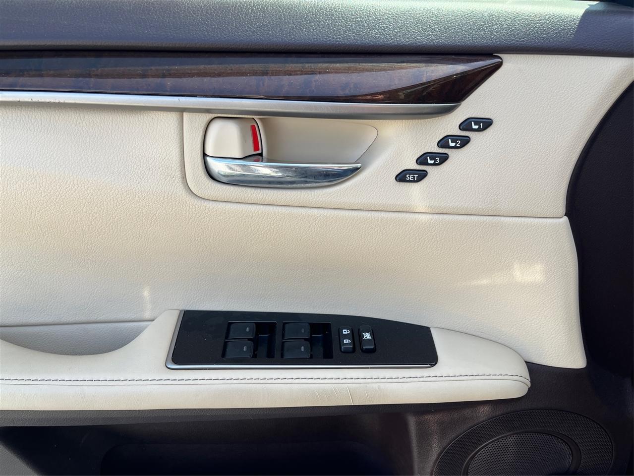 Lexus ES 350 Base 2016