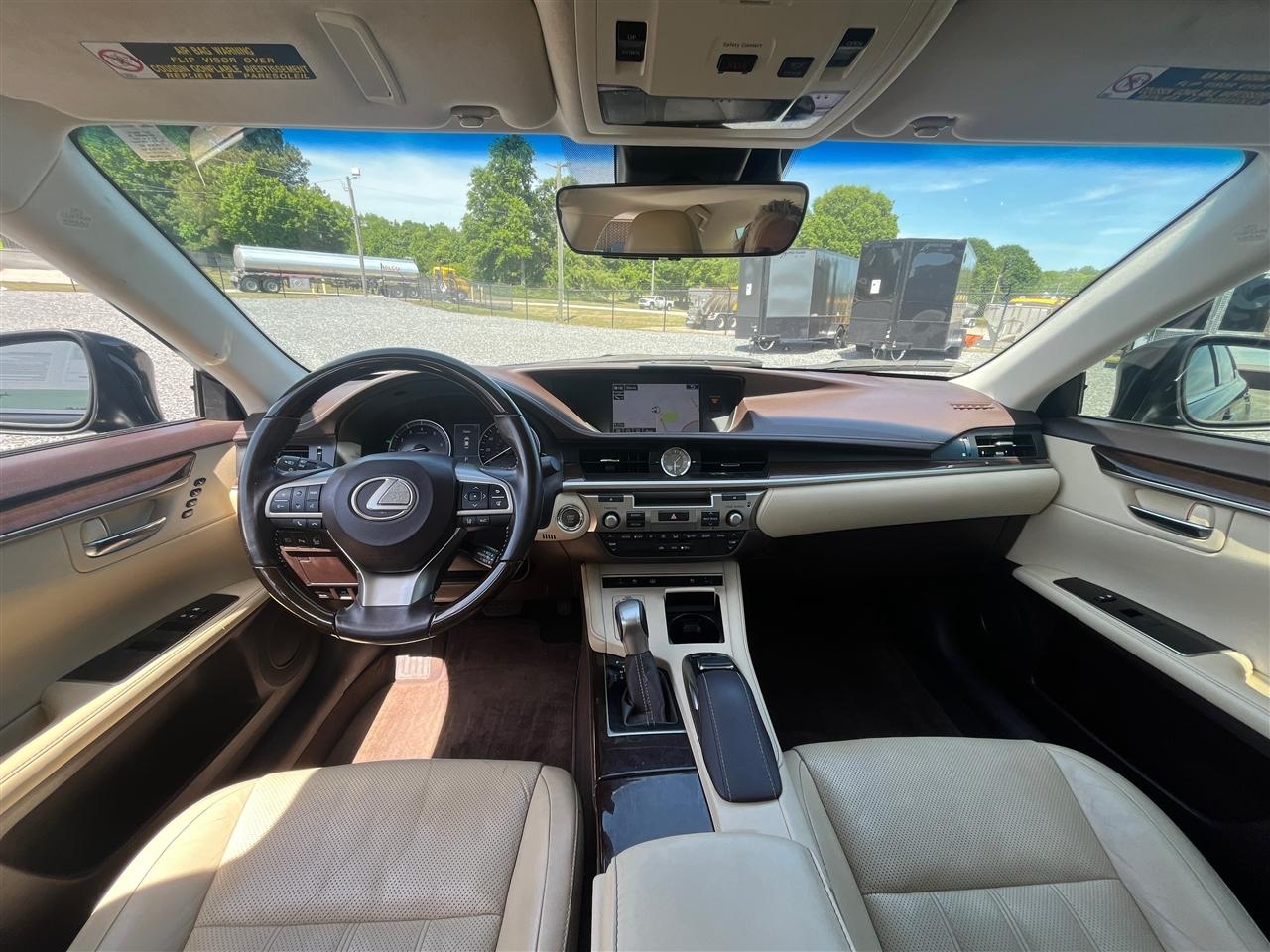 Lexus ES 350 Base 2016