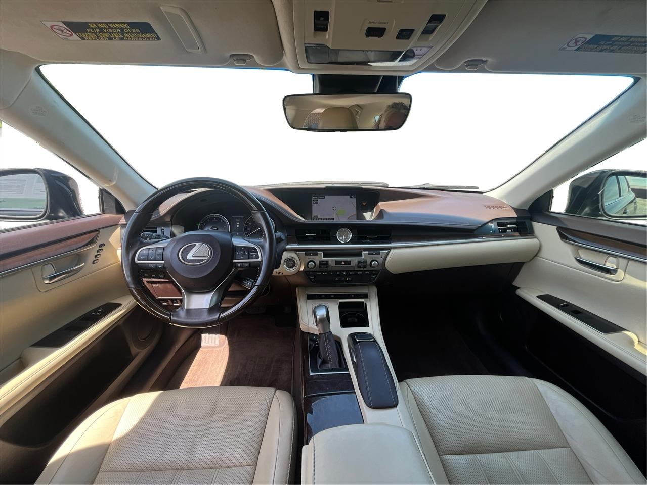 Lexus ES 350 Base 2016