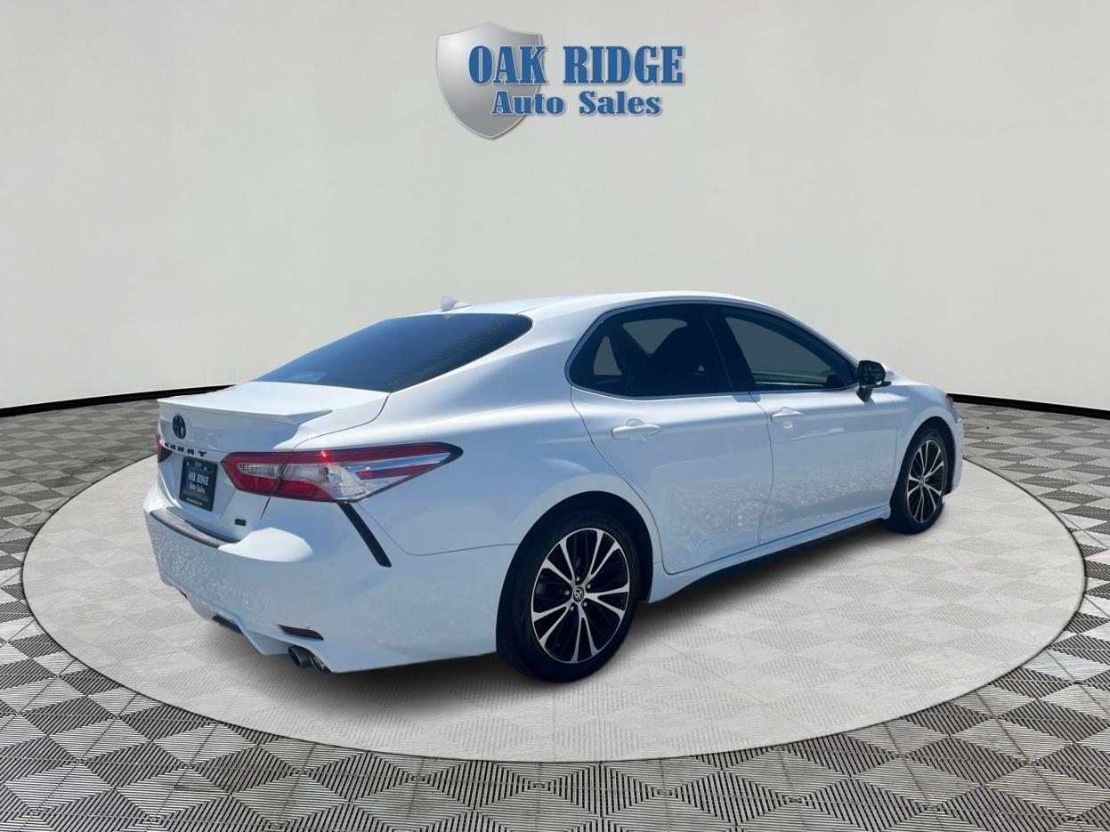 Toyota Camry  2020