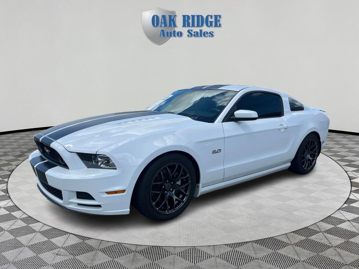 White 2014 Ford Mustang Coupe Rear-Wheel Drive Manual