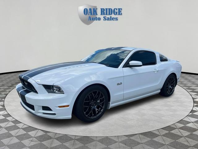White 2014 Ford Mustang Coupe Rear-Wheel Drive Manual