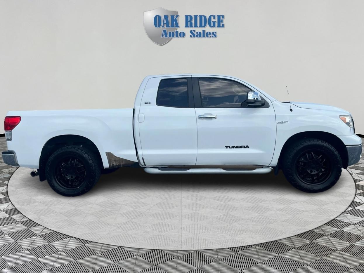 Toyota Tundra  2011