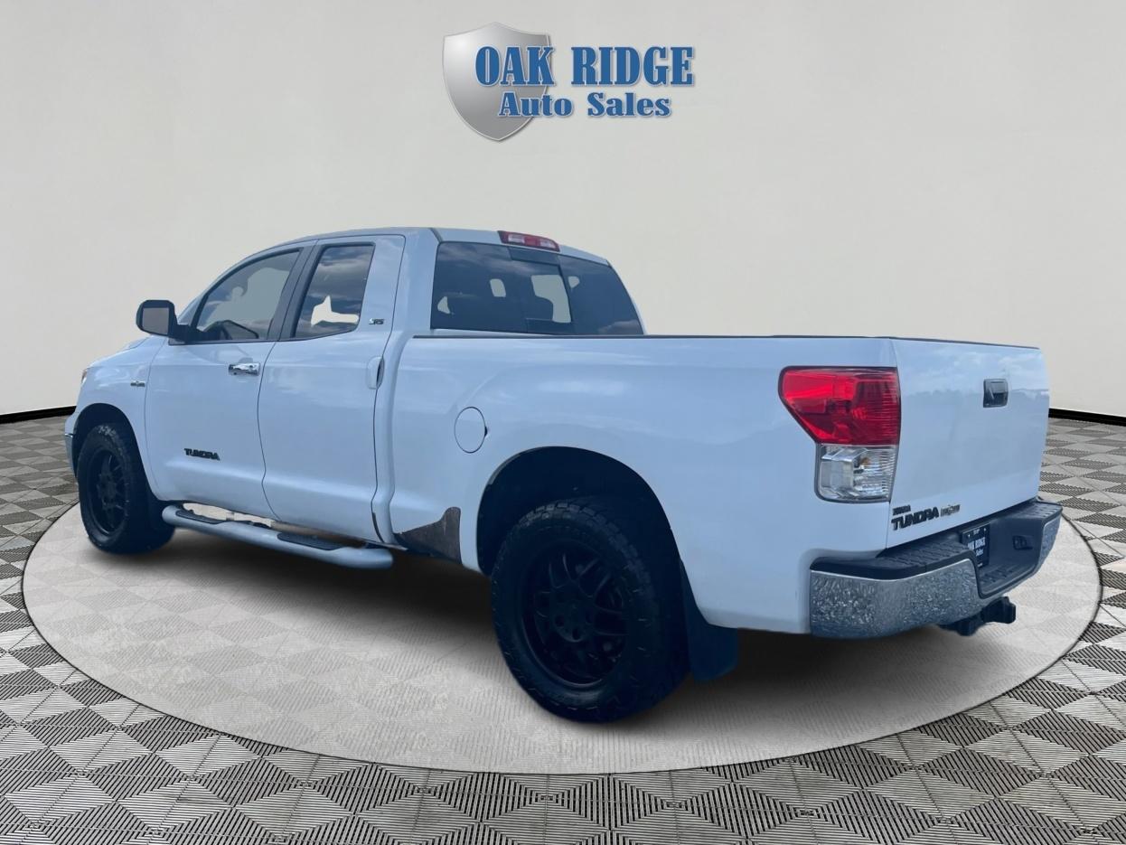 Toyota Tundra  2011