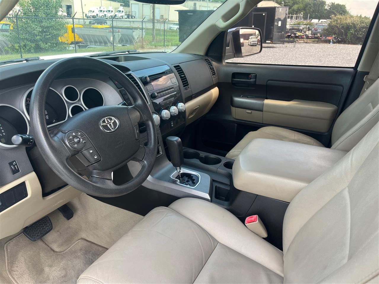 Toyota Tundra  2011