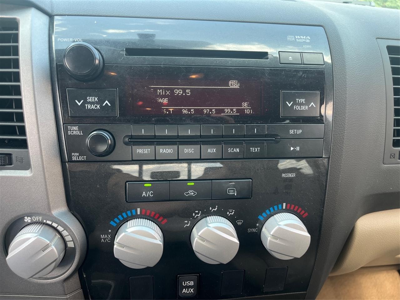 Toyota Tundra  2011