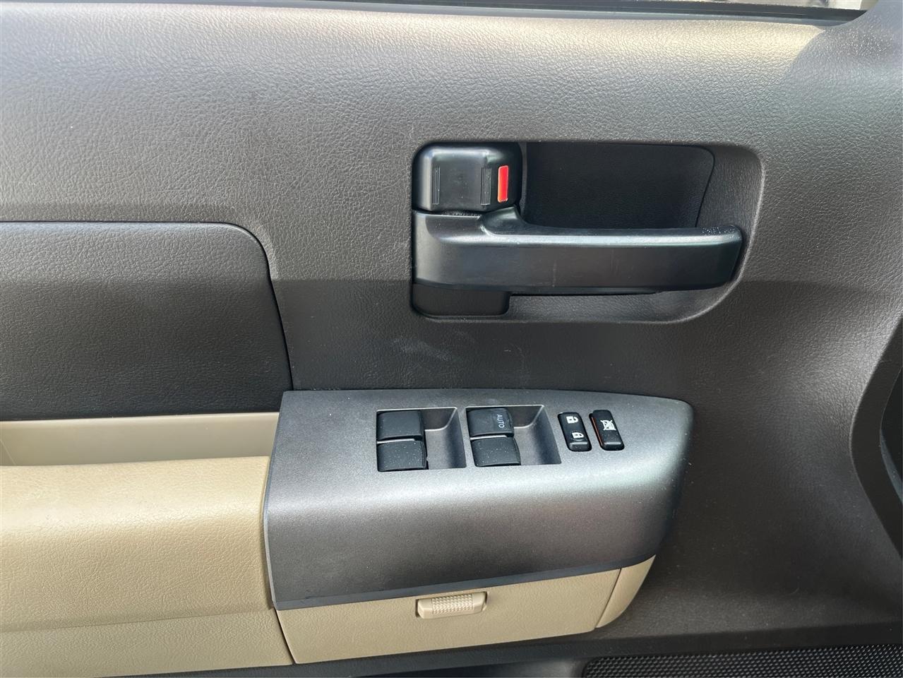 Toyota Tundra  2011