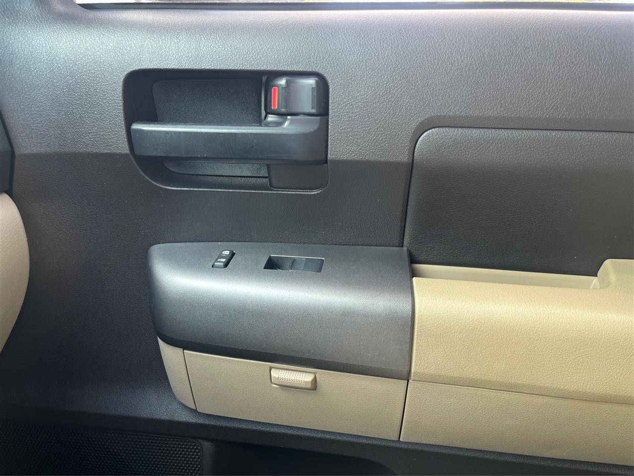 Toyota Tundra  2011