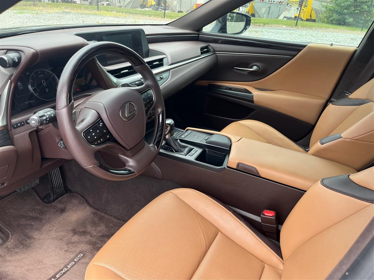 Lexus ES 350 Base 2019