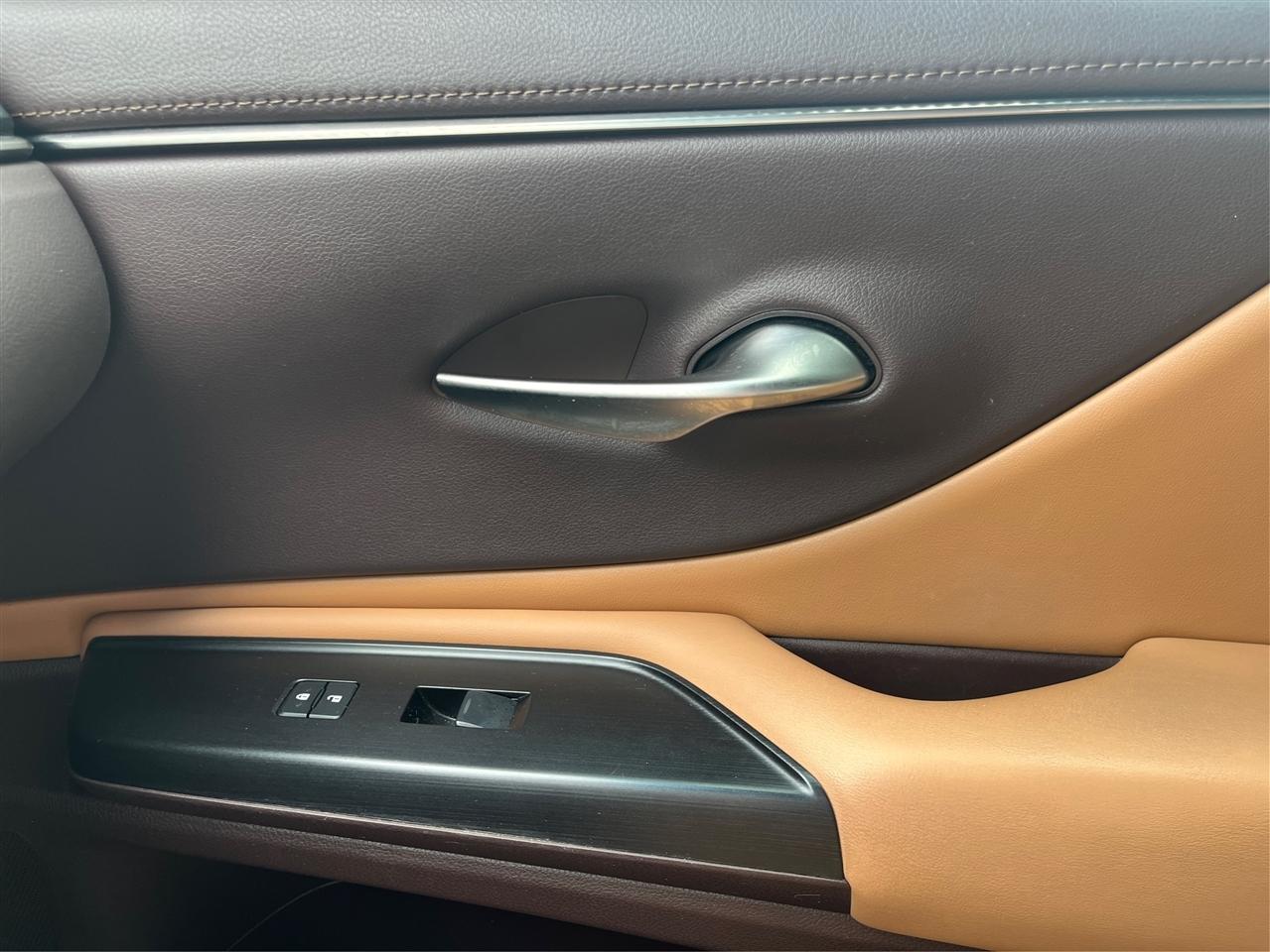 Lexus ES 350 Base 2019