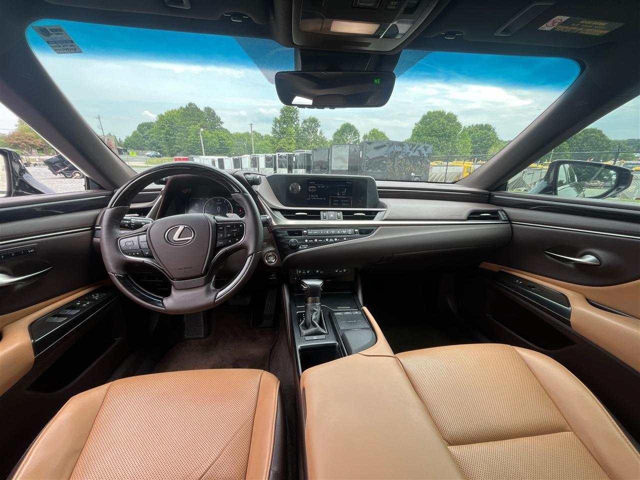 Lexus ES 350 Base 2019