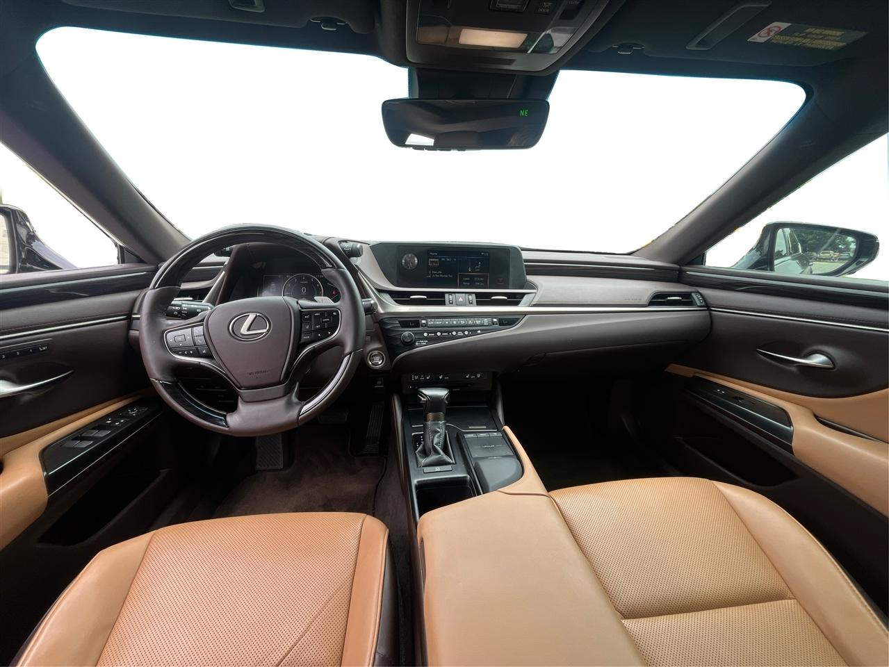 Lexus ES 350 Base 2019