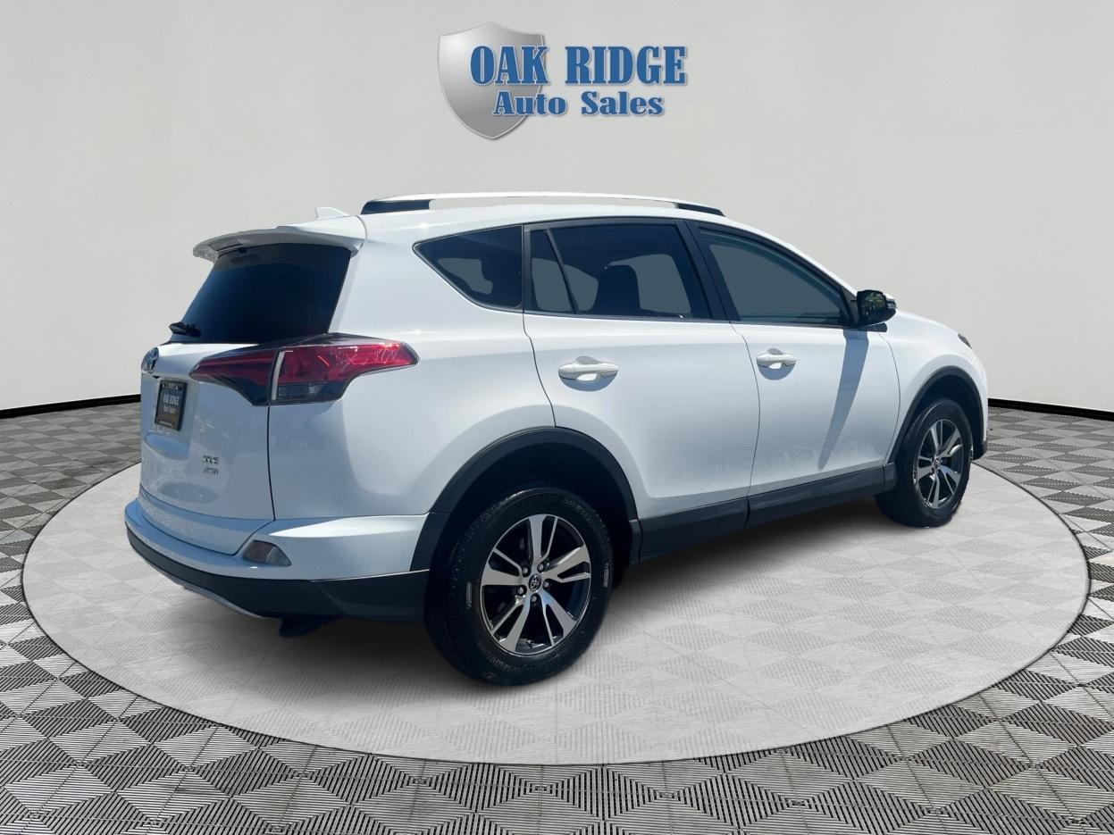 Toyota RAV4  2018