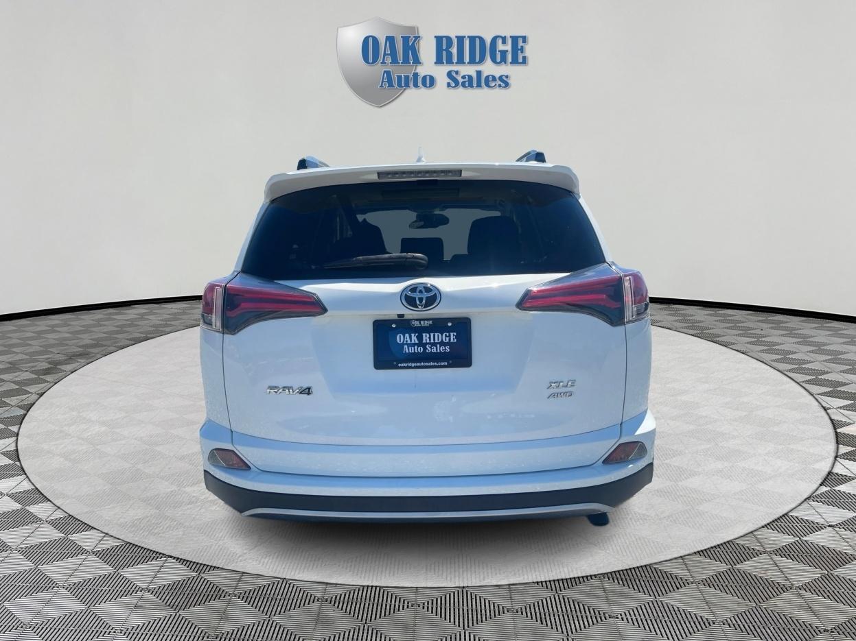 Toyota RAV4  2018