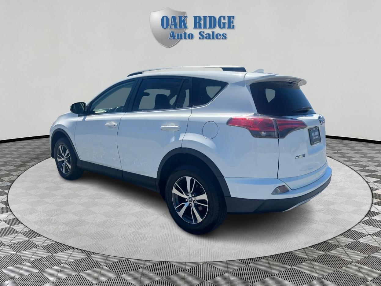 Toyota RAV4  2018