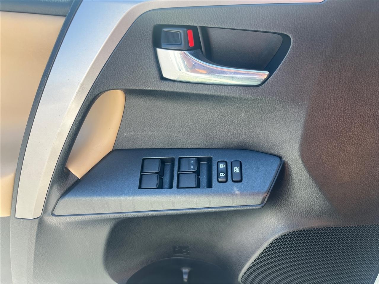 Toyota RAV4  2018