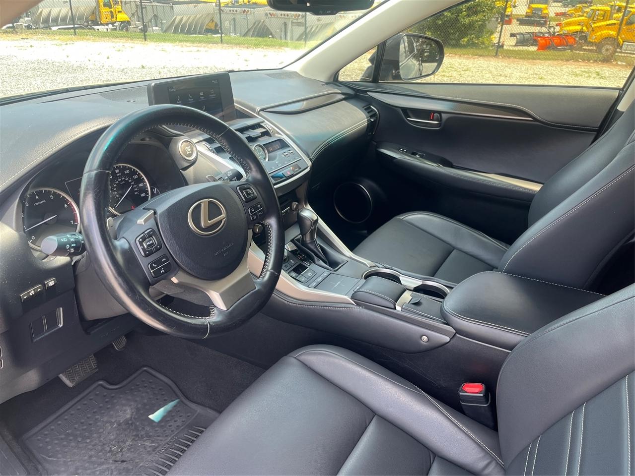 Lexus NX 200t Base 2019