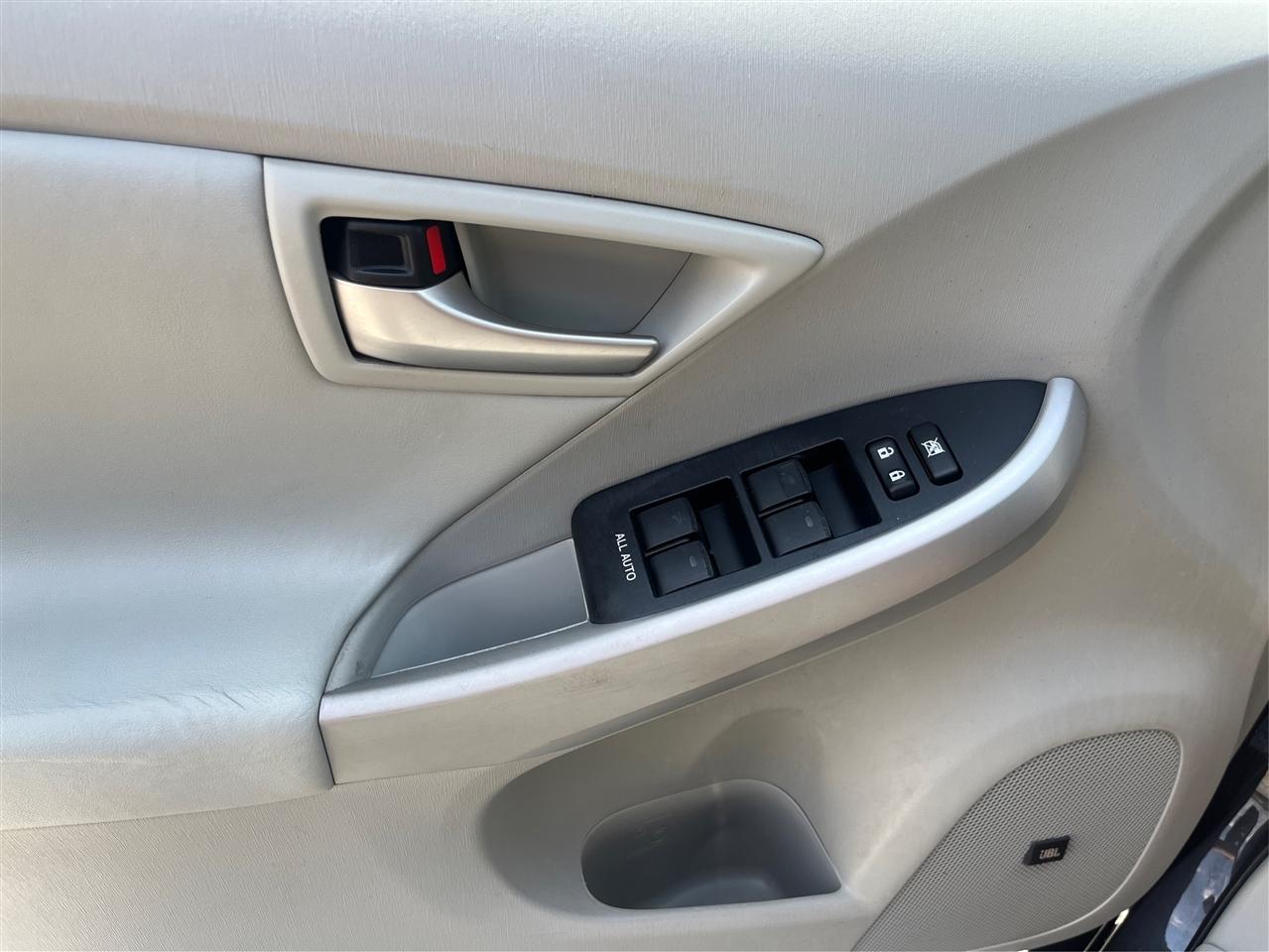 Toyota Prius Four 2012