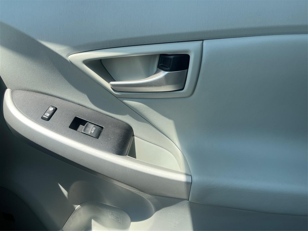 Toyota Prius Four 2012