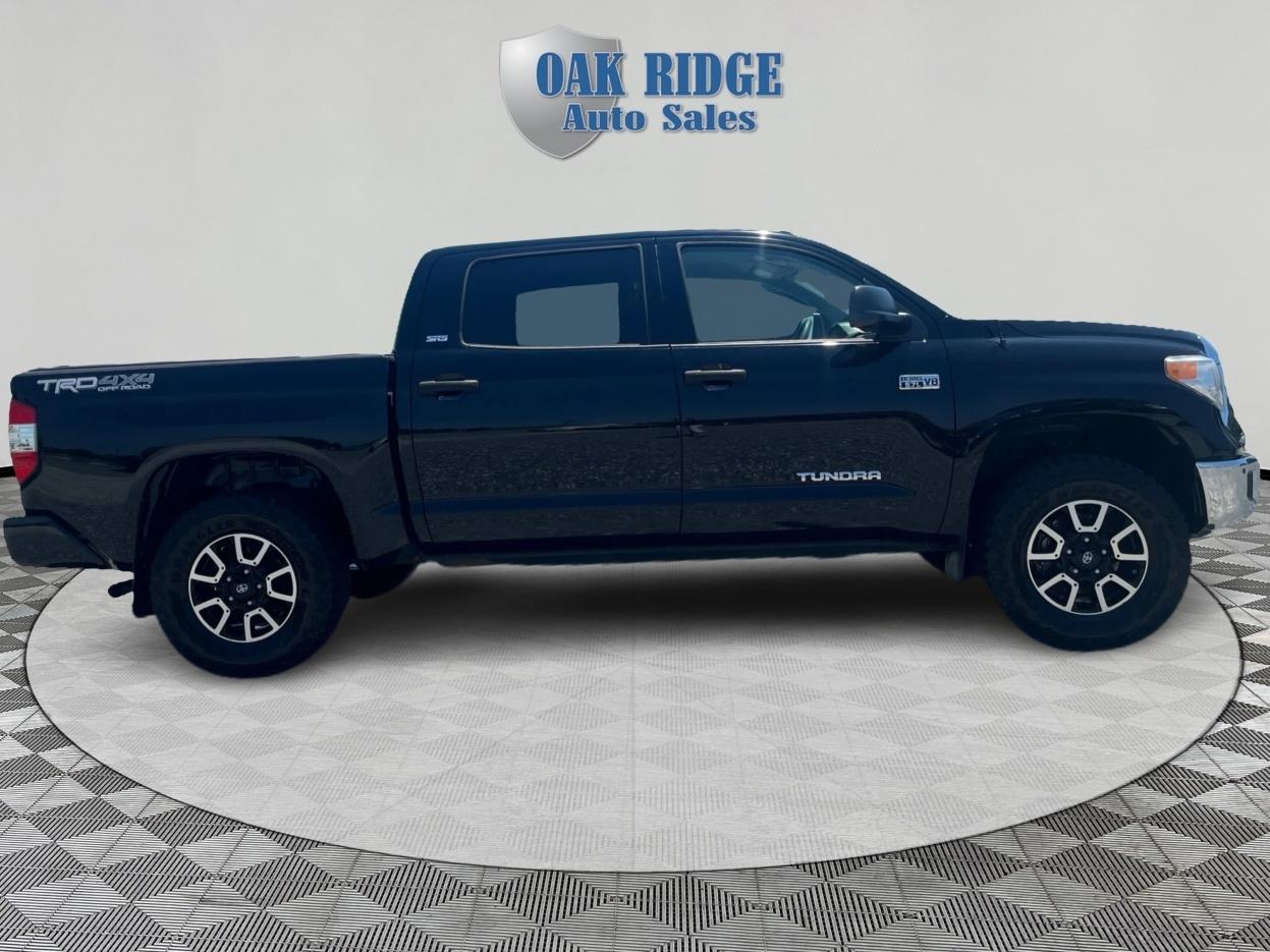 Toyota Tundra SR5 2016