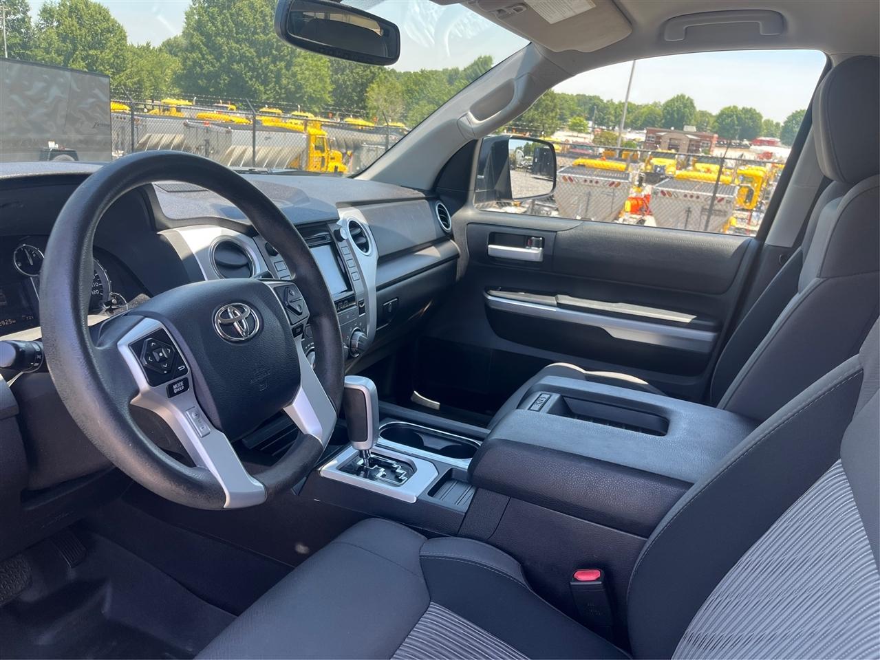 Toyota Tundra SR5 2016