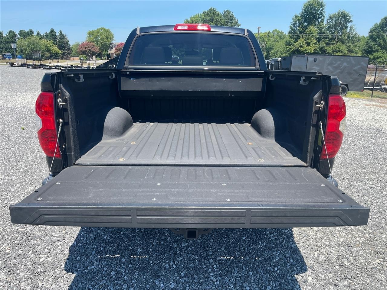 Toyota Tundra SR5 2016
