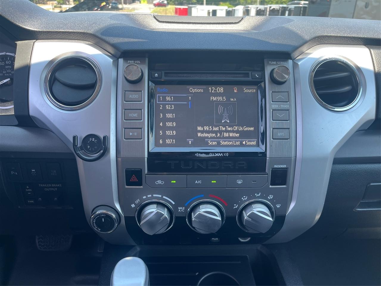 Toyota Tundra SR5 2016