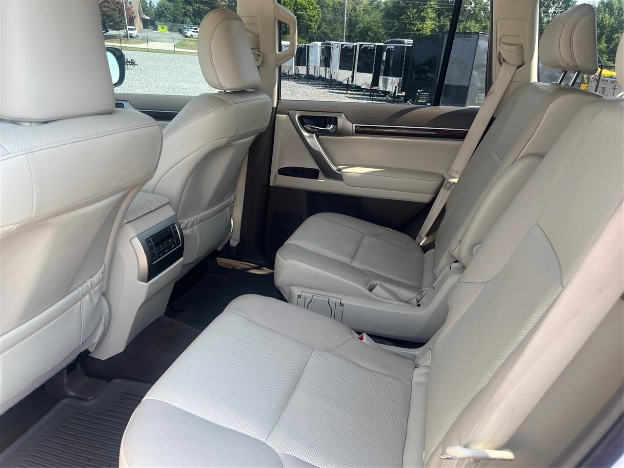 Lexus GX 460 Base 2017