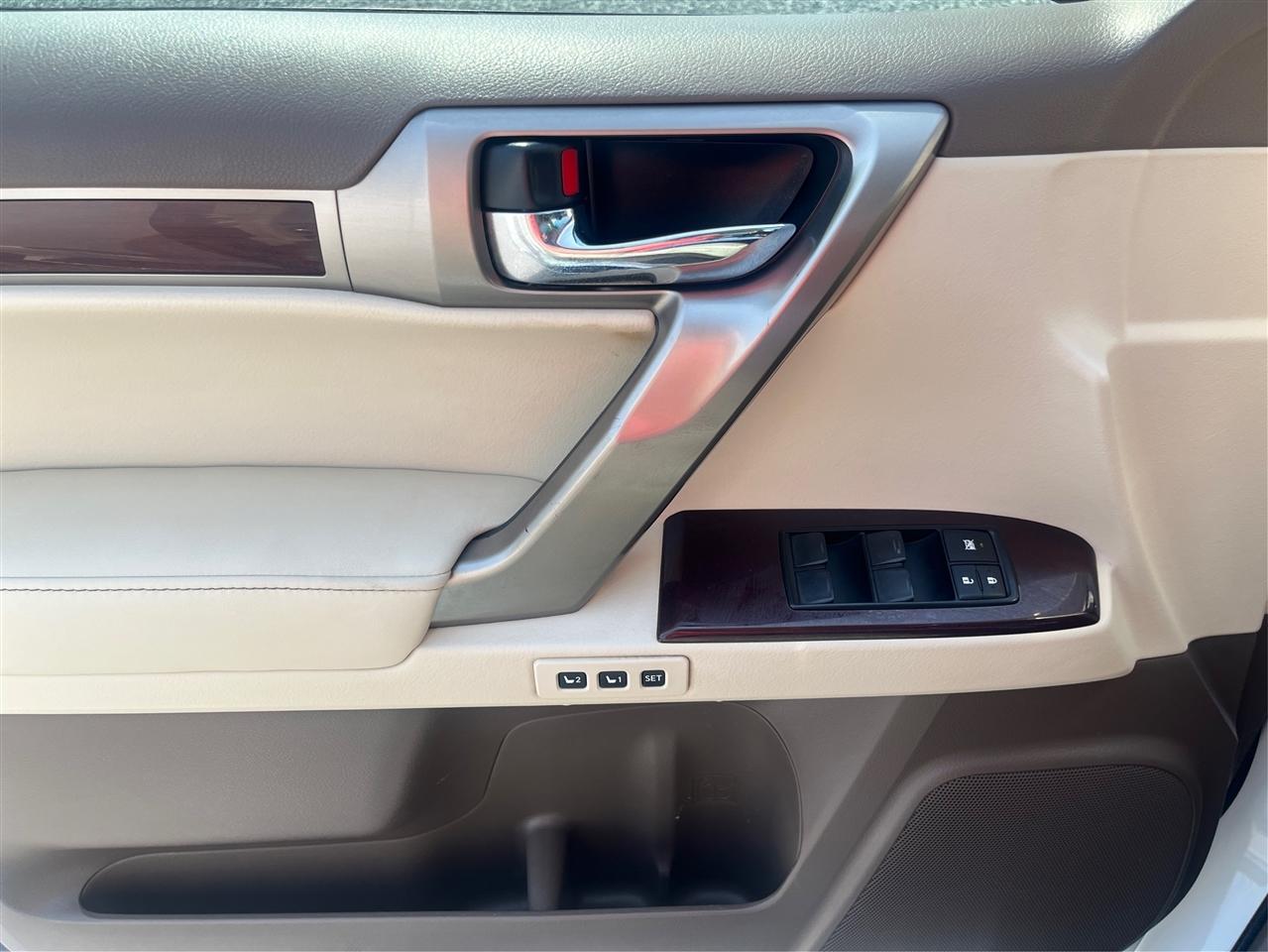 Lexus GX 460 Base 2017